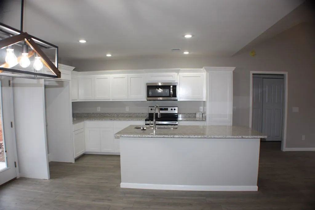 1165 Mayfield Dr - Photo 2 of 11