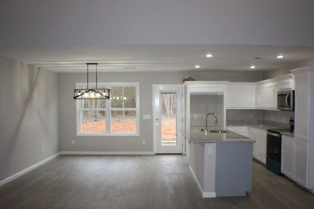 1165 Mayfield Dr - Photo 3 of 11