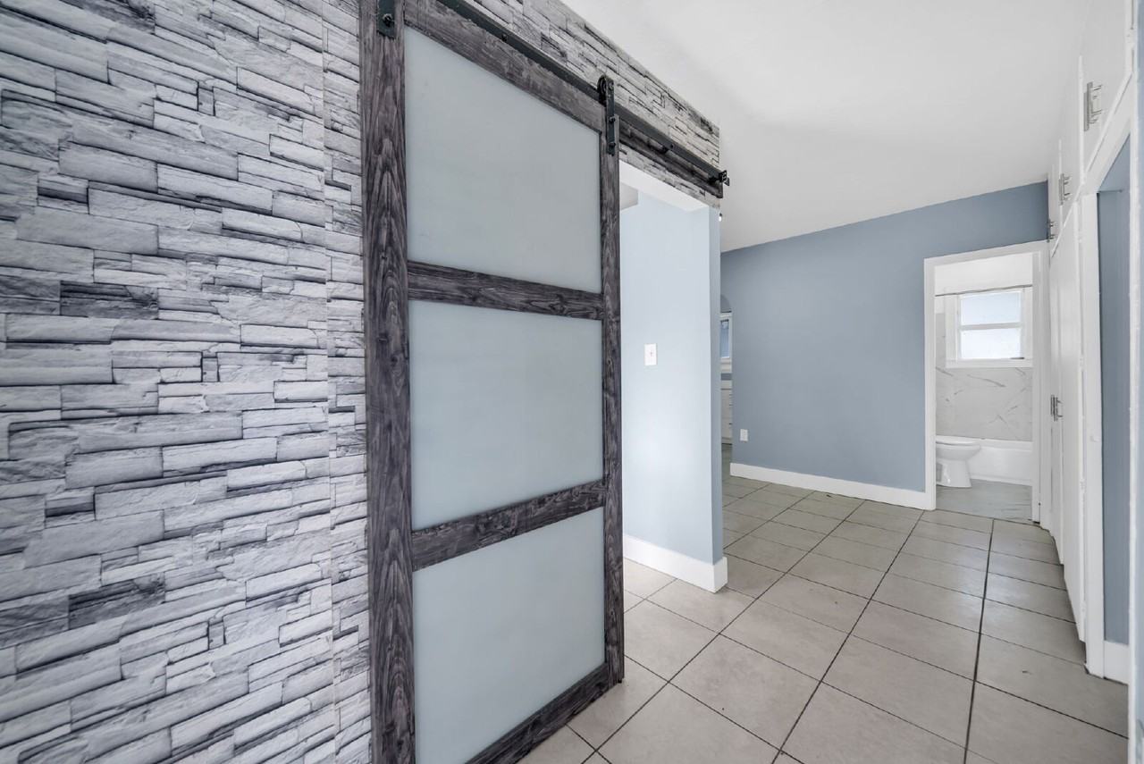 1815 Mckinley St #9 - Photo 4 of 9