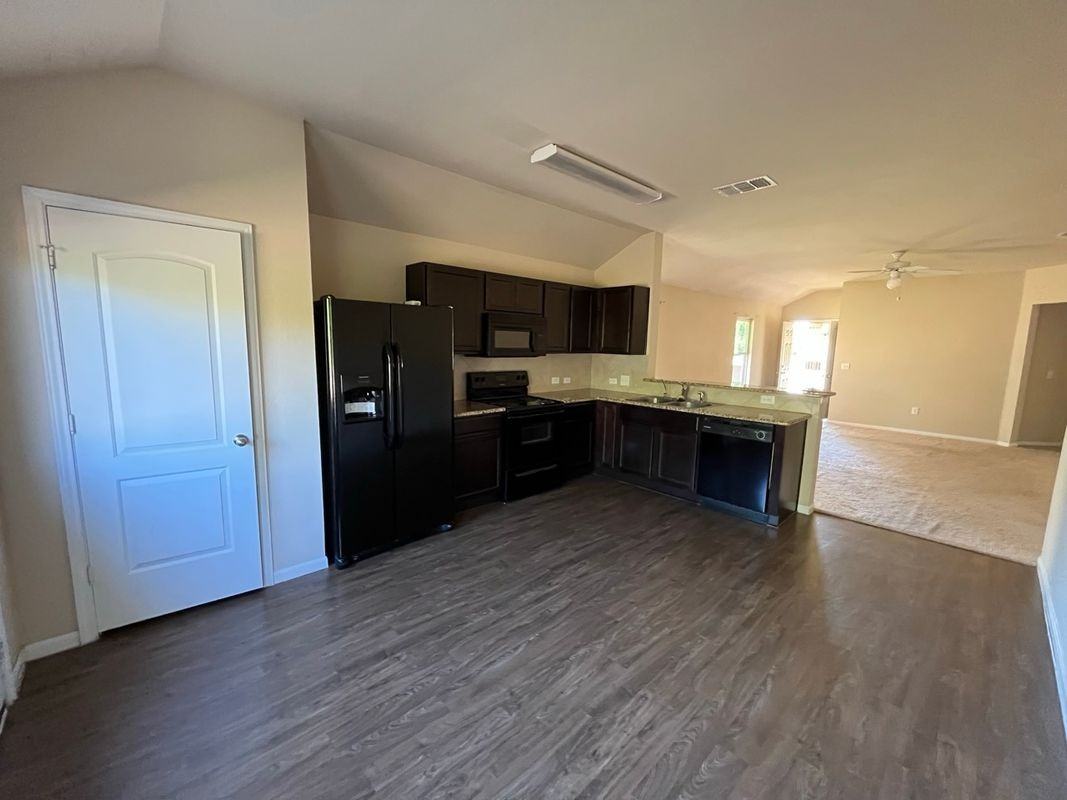 3510 Wickham Ln - Photo 3 of 16