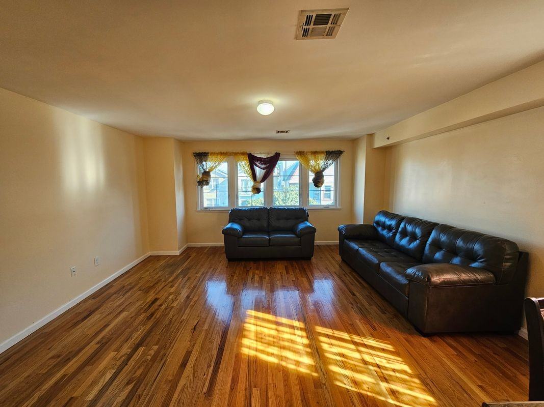 129-131 S 9th St - Photo 5 of 14