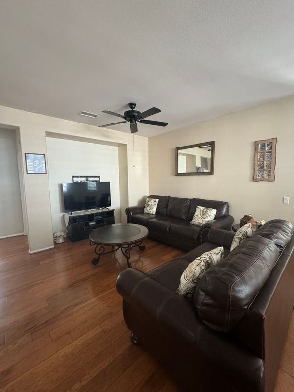 36604 Bay Hill Dr - Photo 5 of 18