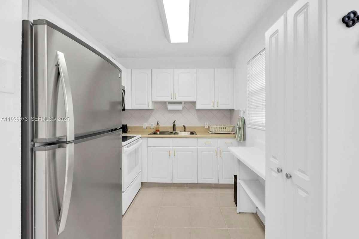 130 Brighton D - Photo 5 of 39