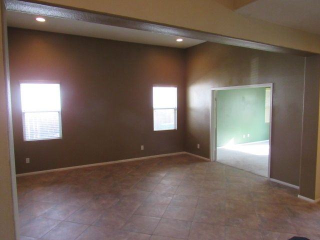 29605 Branwin St - Photo 4 of 23