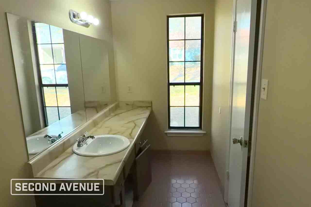 5775 Ashridge Pl - Photo 6 of 19