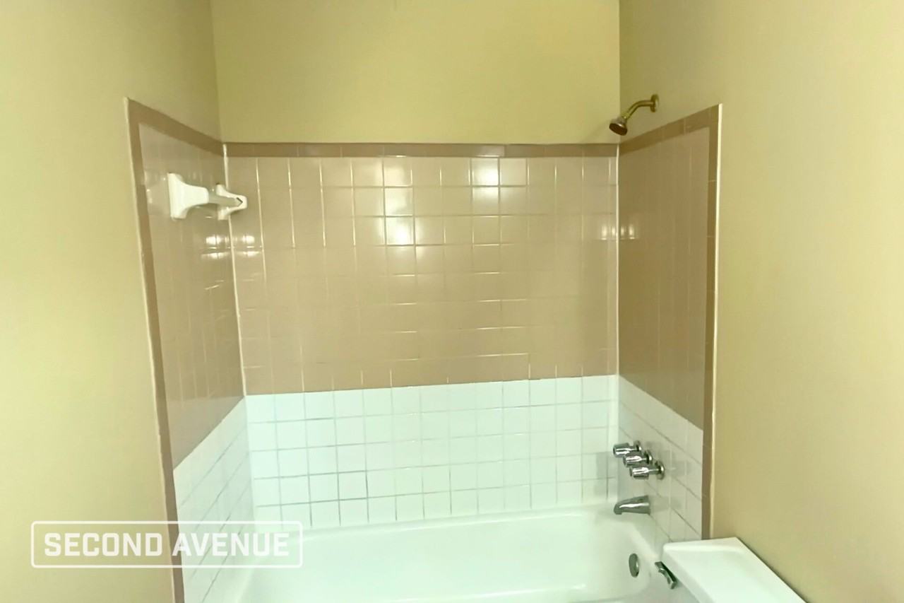 5775 Ashridge Pl - Photo 7 of 19