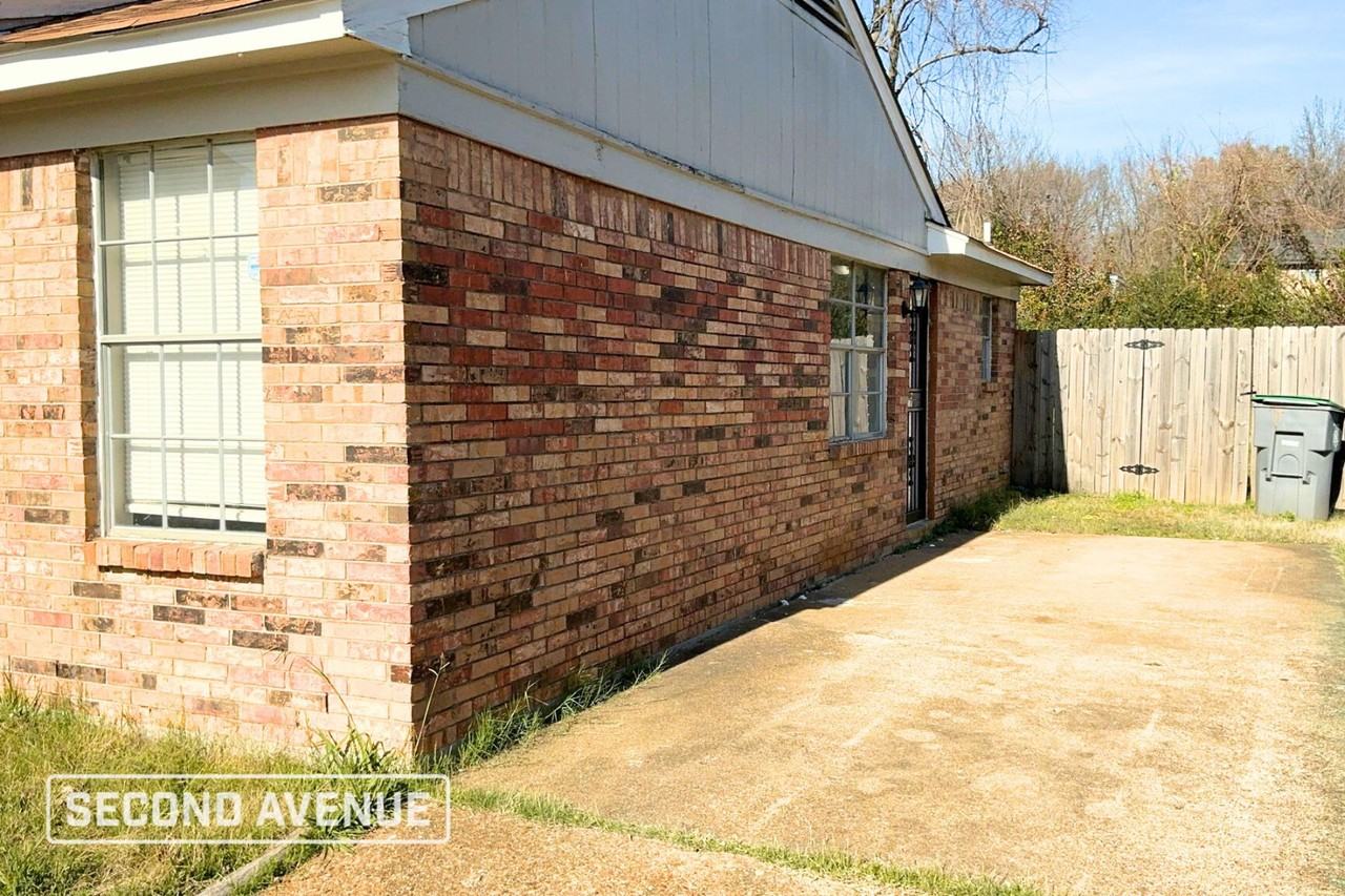 2516 Chattering Ln - Photo 3 of 11