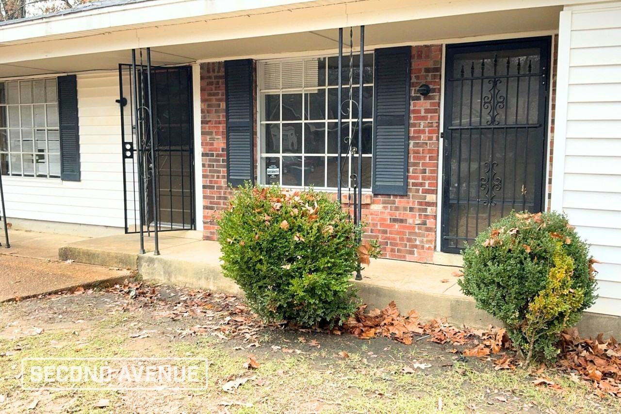 3757 Socorro St - Photo 2 of 10