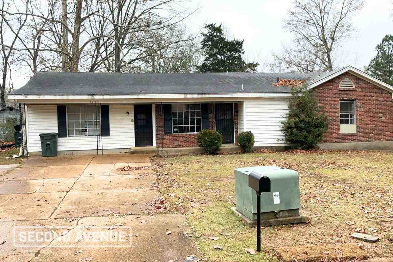 3757 Socorro St - Photo 3 of 10