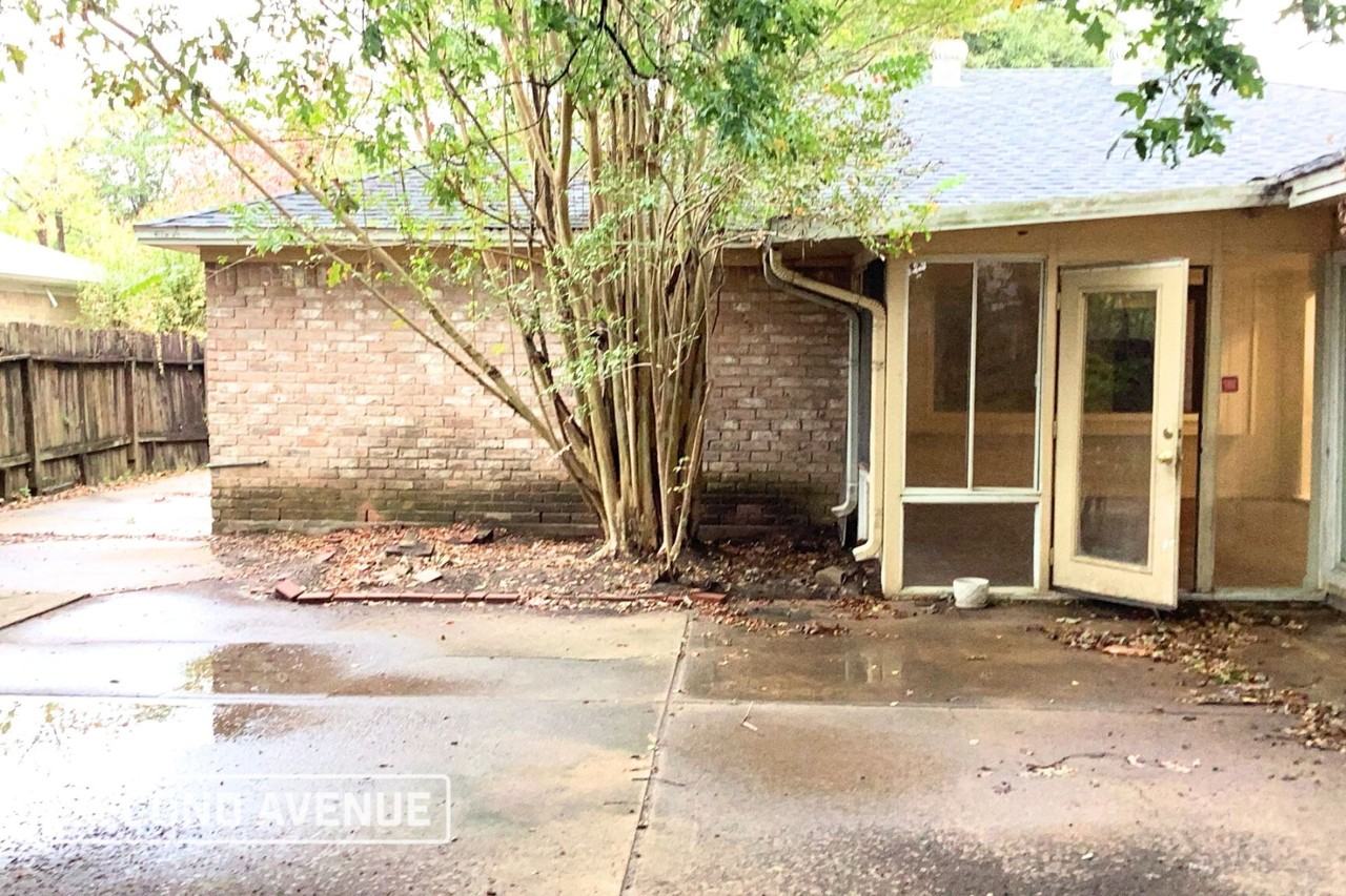 12115 Creekhurst Dr - Photo 3 of 18