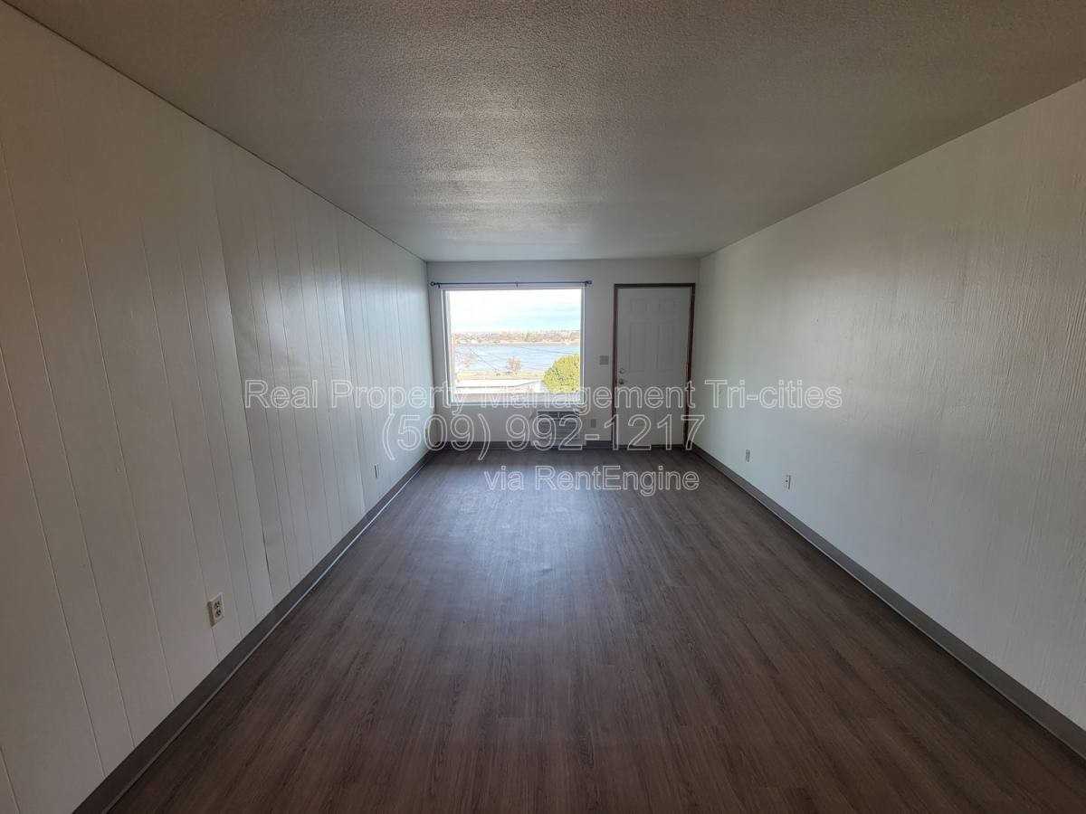 3326 W Payette Ave - Photo 2 of 10