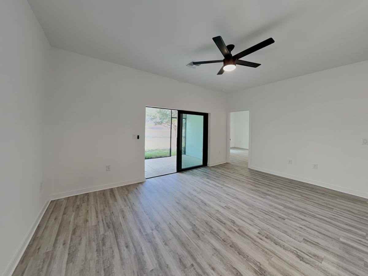 1120 Bismarck Rd - Photo 2 of 10