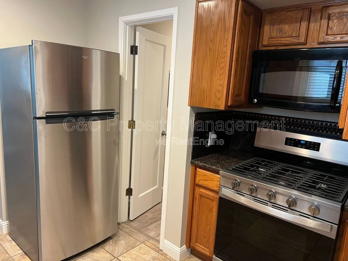 143 Gleason Ave - Photo 3 of 10