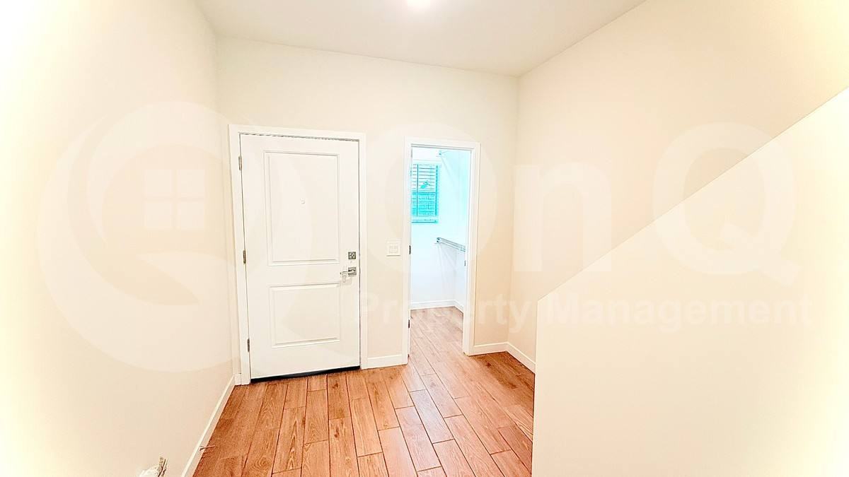 2821 W Red Fox Rd - Photo 2 of 10