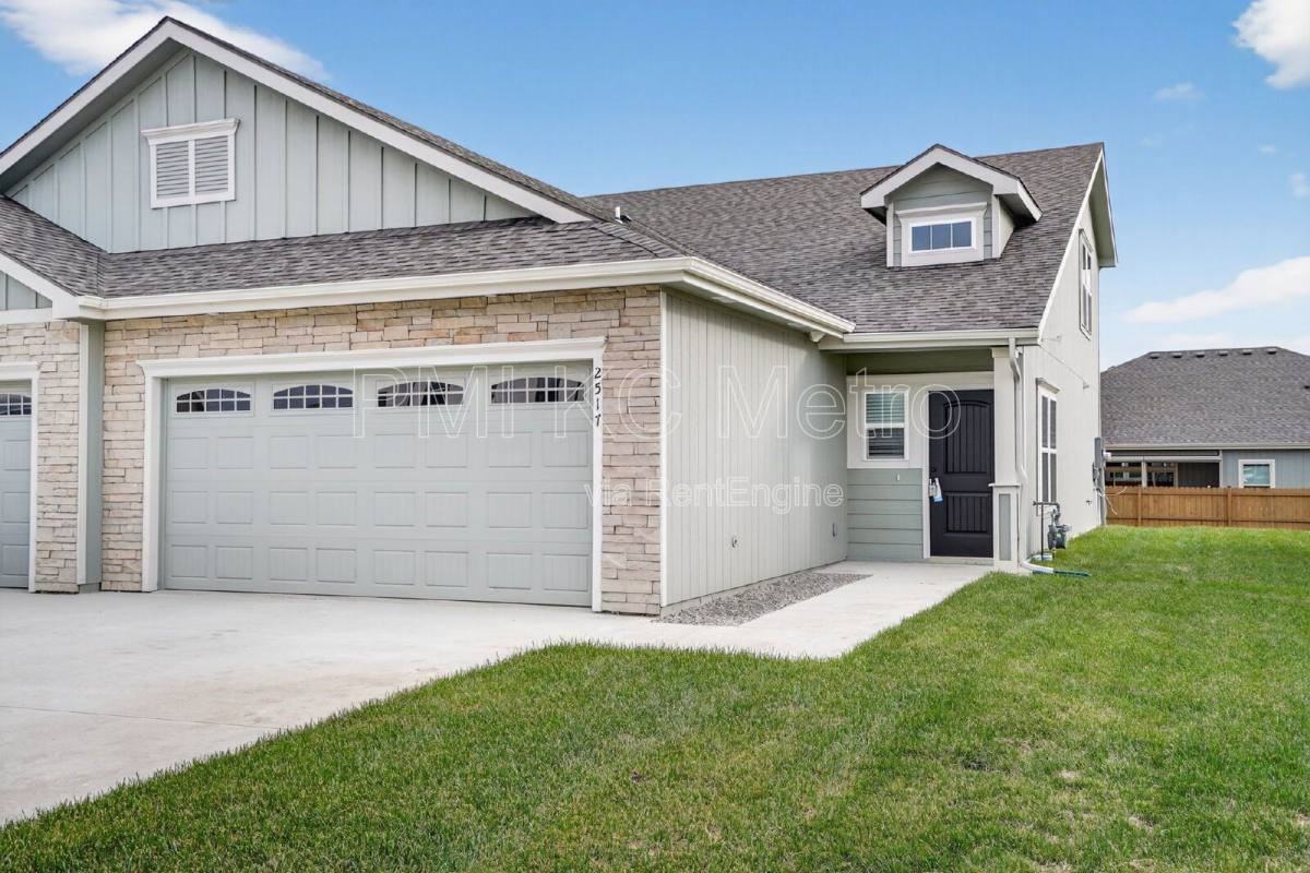 2517 Arlene Pl - Photo 2 of 10