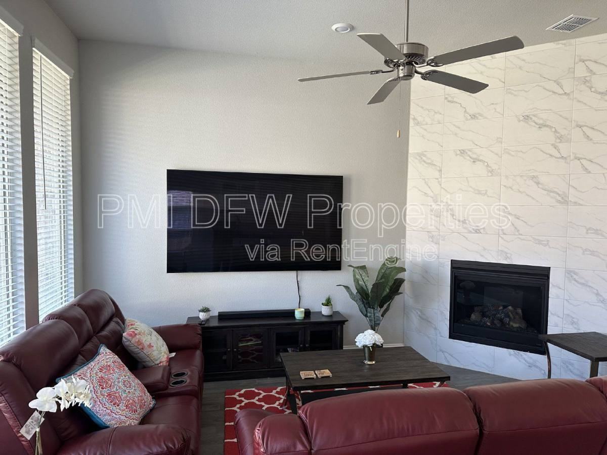 2222 Mcmullin Dr - Photo 2 of 10