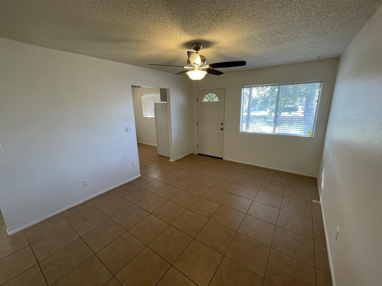 1520 W 5th St - Photo 2 of 10