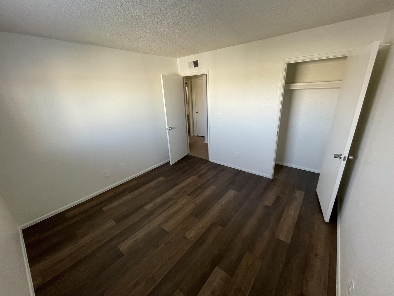 1520 W 5th St - Photo 4 of 10