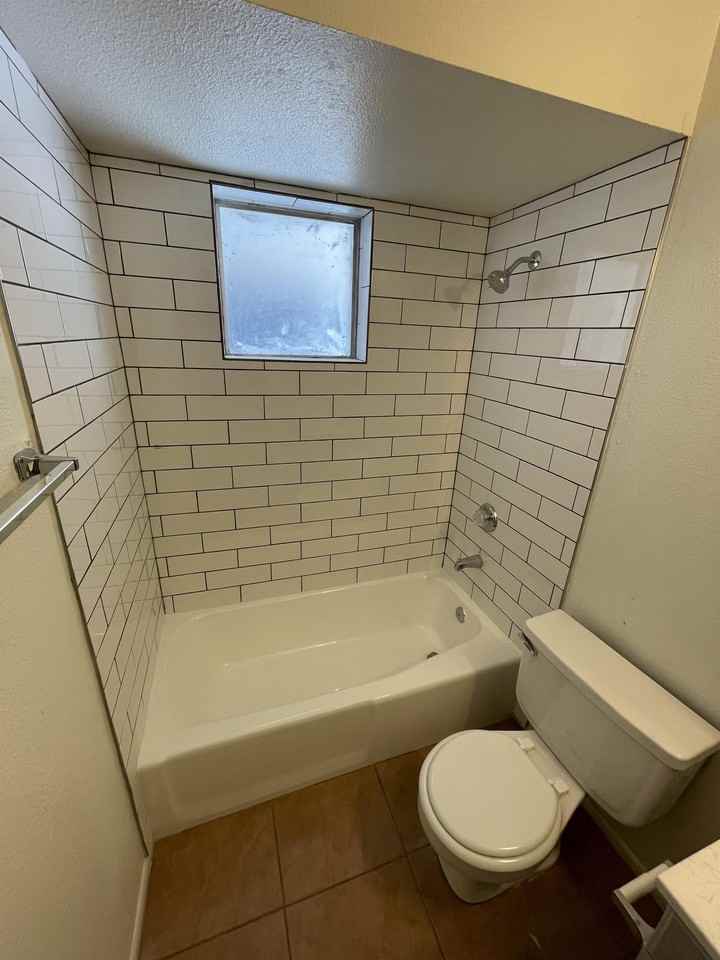 1520 W 5th St - Photo 4 of 10