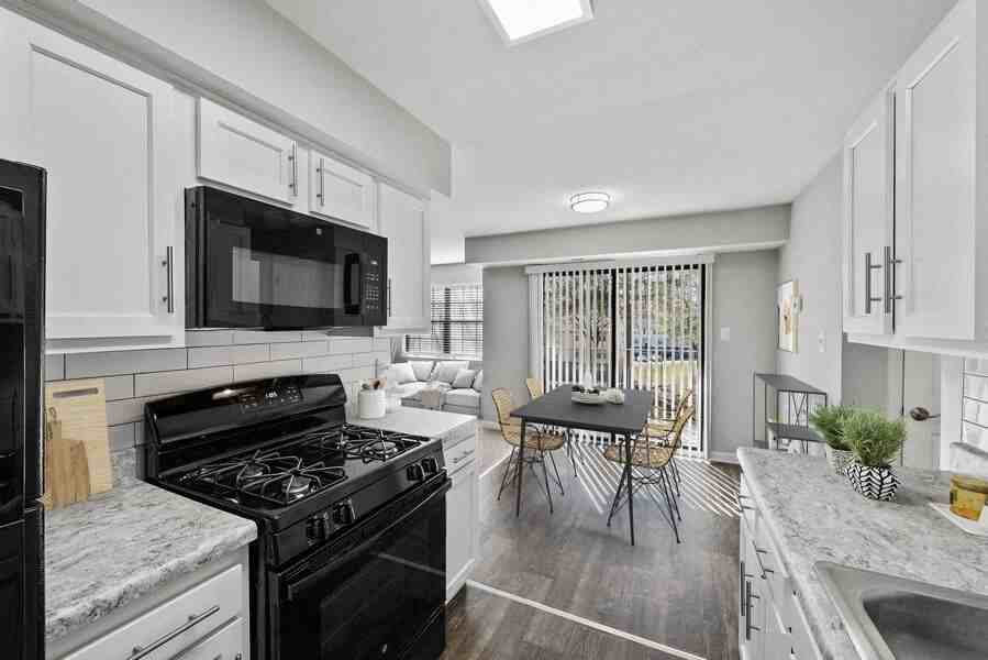 Dale Forest - Photo 7 of 17