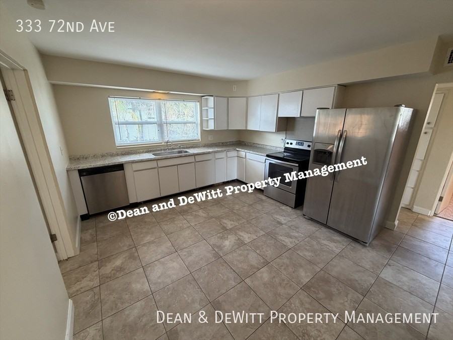 333 72nd Ave - Photo 4 of 19