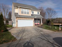 featured image of 6 Maxim Ct