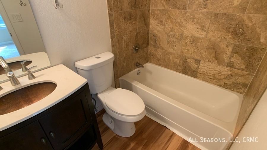 210 Wallace St - Photo 6 of 15