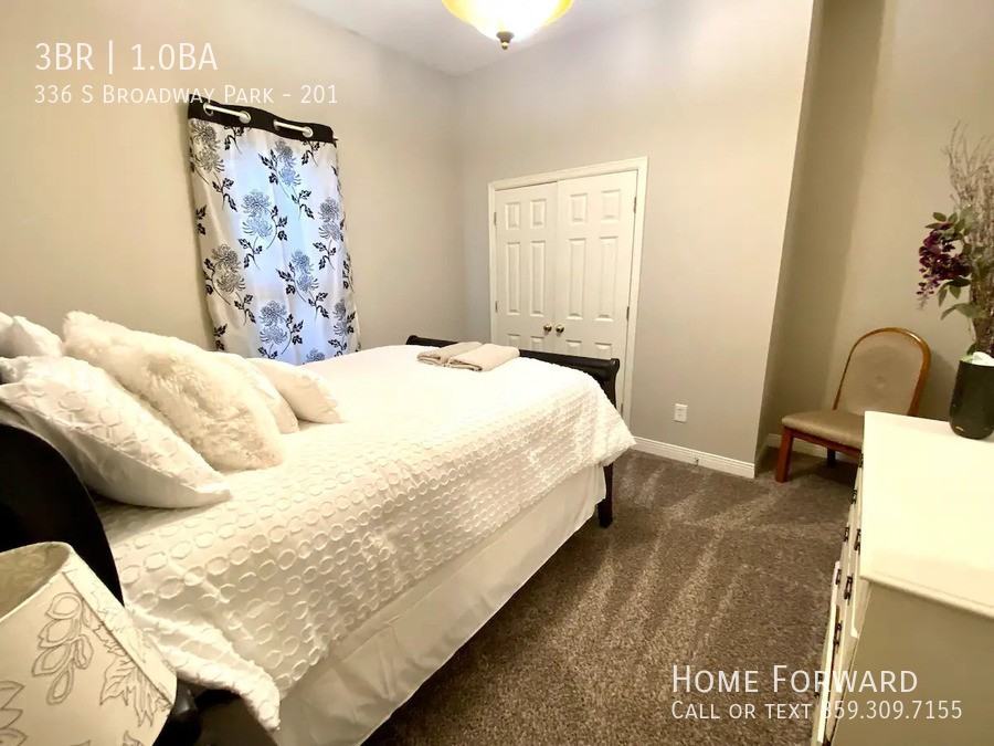 336 S Broadway Park #201 - Photo 5 of 27