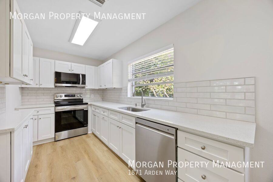 1871 Arden Way - Photo 7 of 31