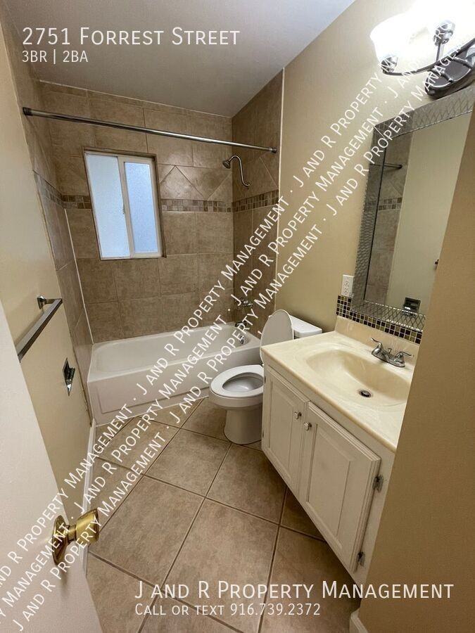 2751 Forrest St - Photo 5 of 16