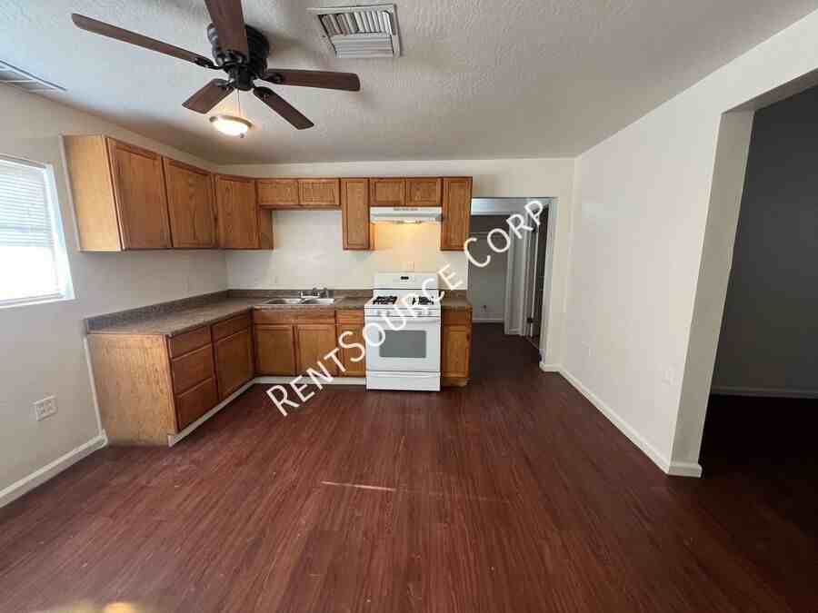 1411 Nancy St - Photo 7 of 22