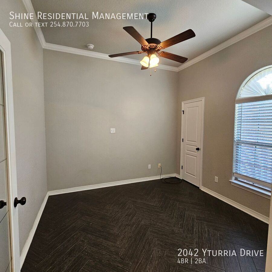 2042 Yturria Dr - Photo 4 of 18