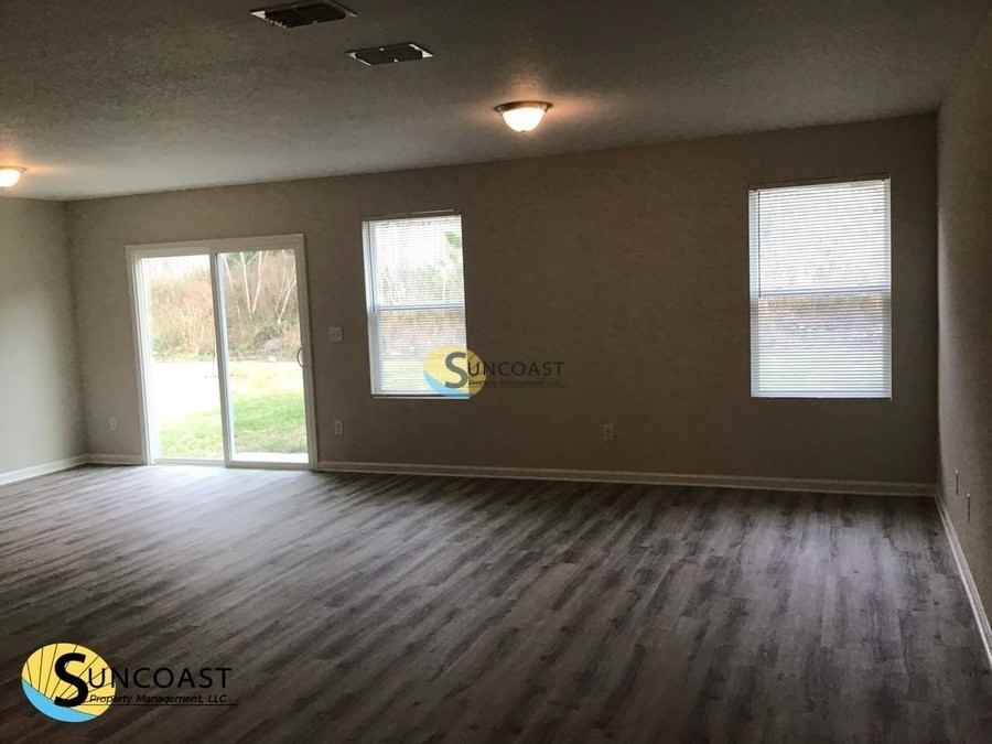 7094 Plymouth Grove Ct - Photo 4 of 18