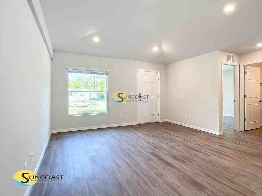 27221 Partin Dr - Photo 3 of 21