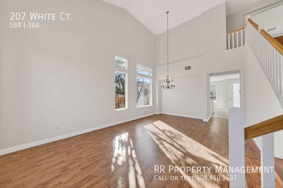 207 White Ct - Photo 3 of 26