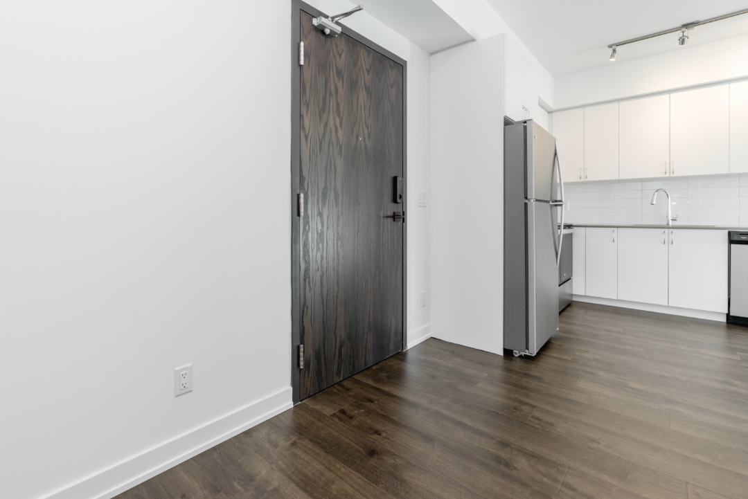 56 Lakeside Ter, Barrie, ON L4M 0L4, Canada - Photo 2 of 19