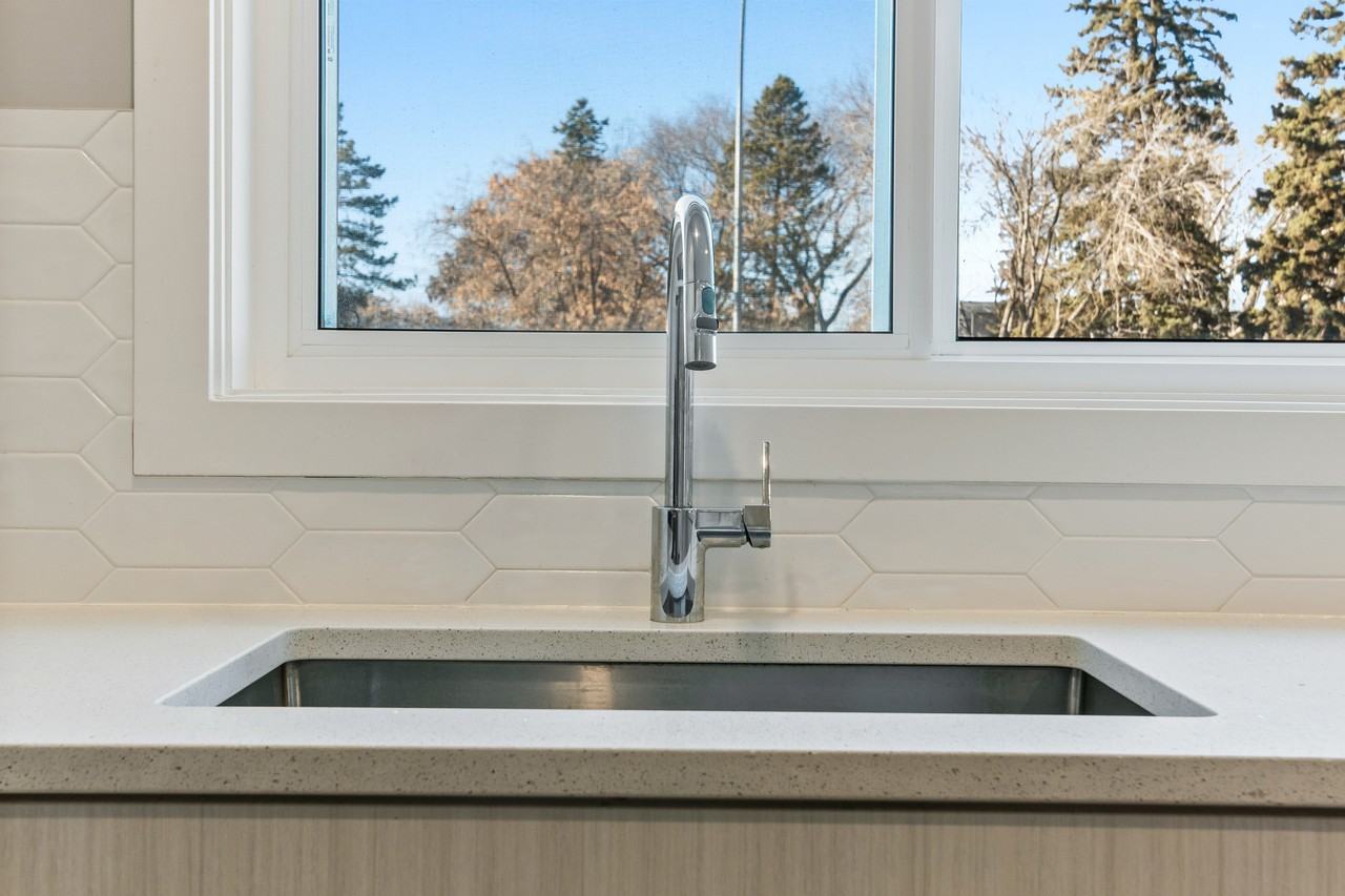 10467 149 Street - Photo 6 of 10