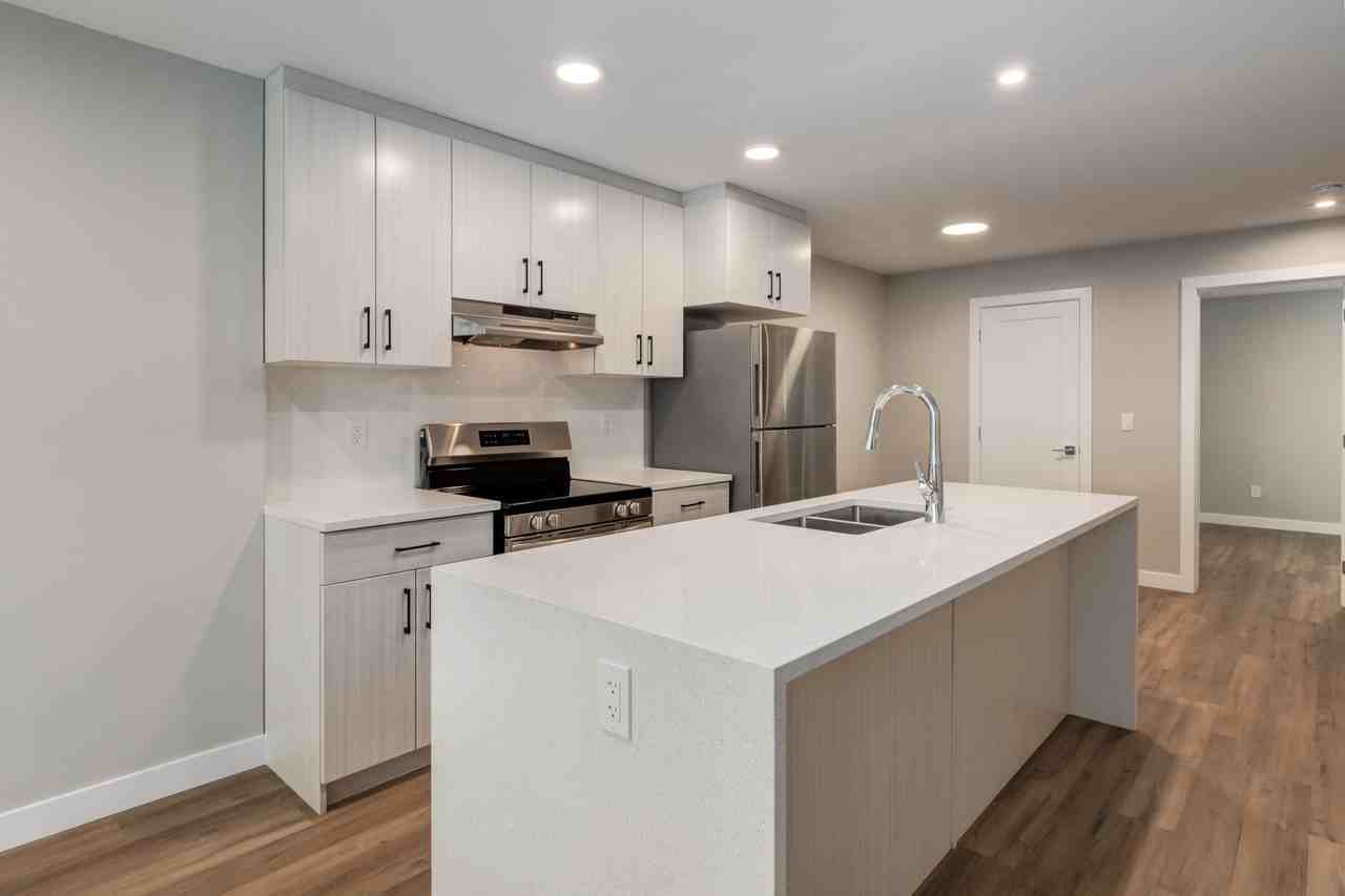 10426 148 St - Photo 4 of 19