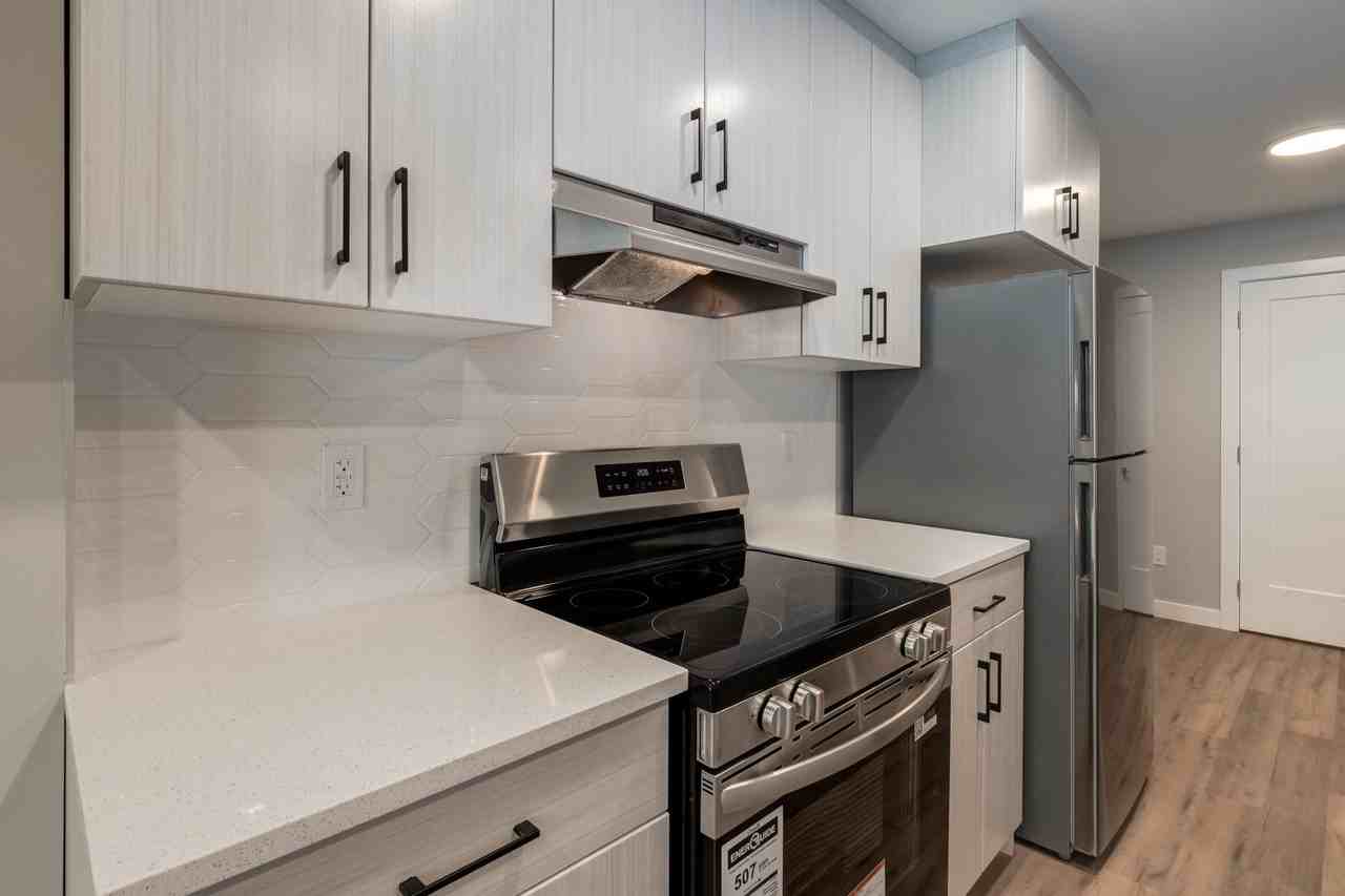 10426 148 St - Photo 6 of 19