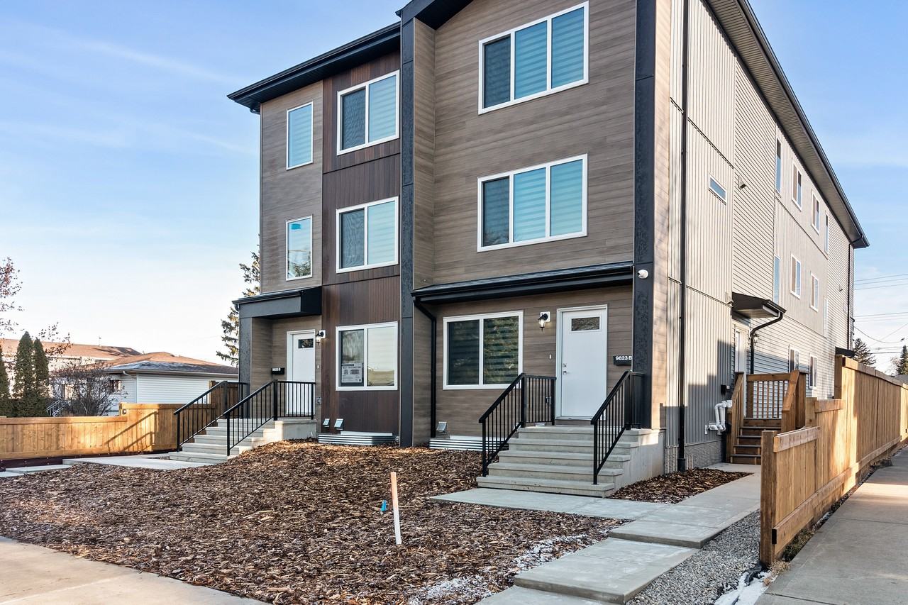 9823 154 Street - Photo 2 of 11