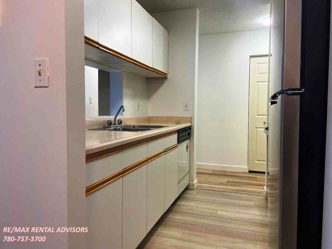 2508 50 St Nw - Photo 3 of 13