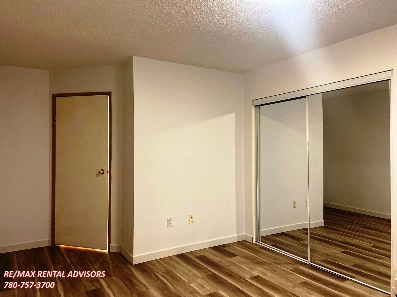 2508 50 St Nw - Photo 6 of 13