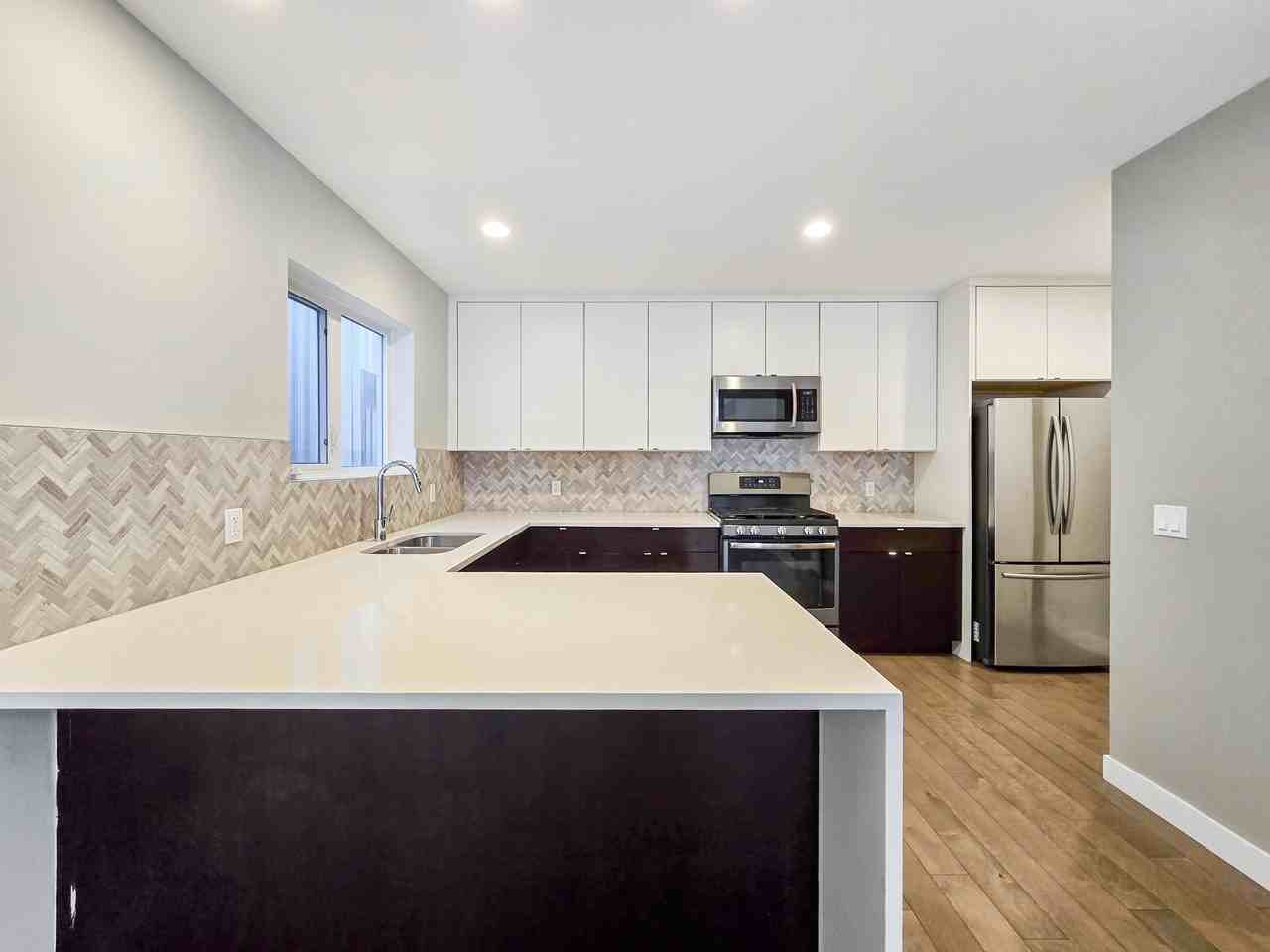 61 30 Ave Sw - Photo 6 of 50