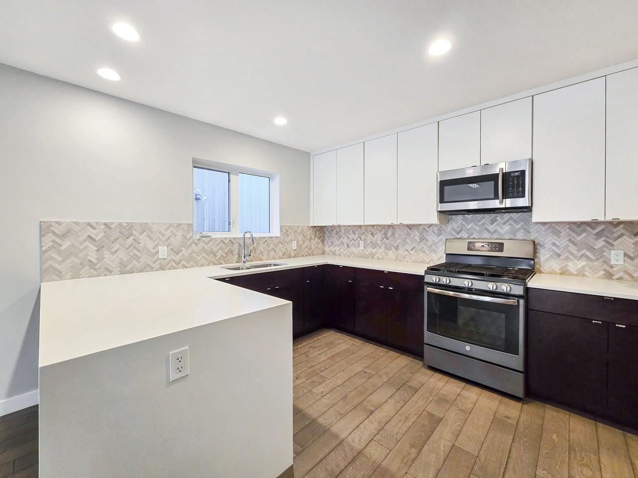 61 30 Ave Sw - Photo 7 of 50