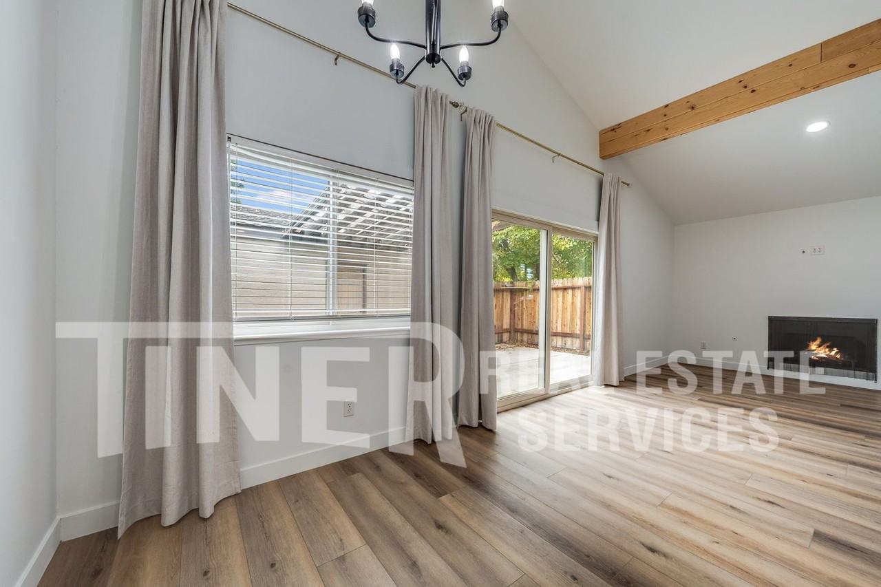 324 Bridge Pl - Photo 2 of 36