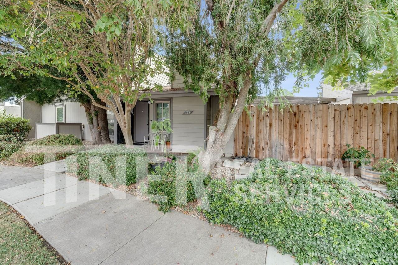 324 Bridge Pl - Photo 6 of 36