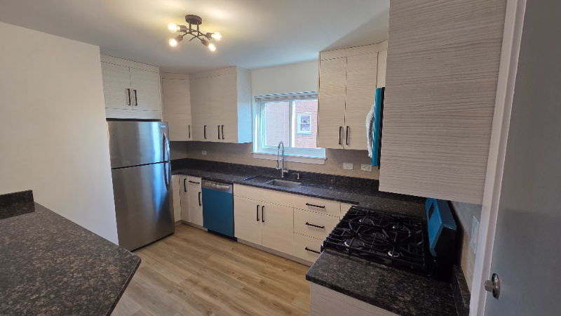 8023 W Churchill Ave #1 - Photo 3 of 18