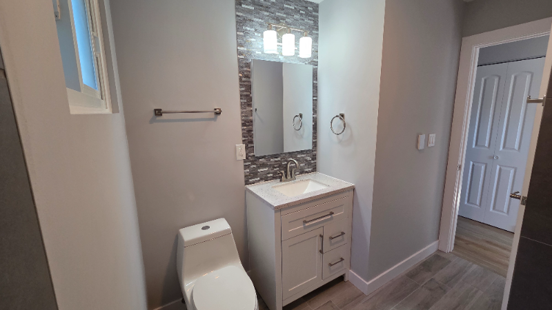 8023 W Churchill Ave #1 - Photo 6 of 18