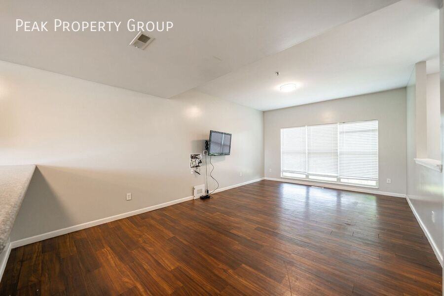 271 E 12th Ave #266-271 - Photo 6 of 25