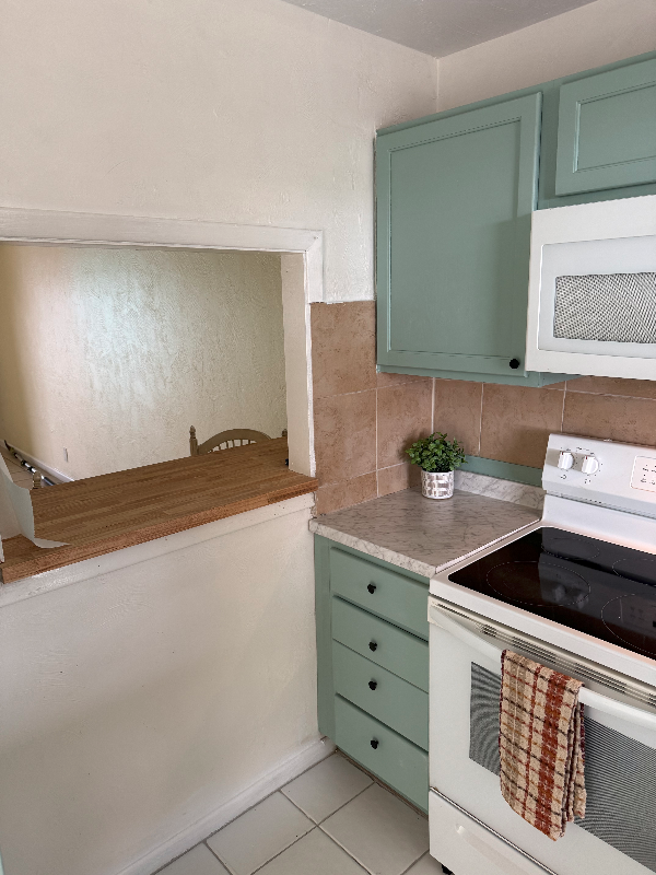 2421 N Oleander Ave #3 - Photo 4 of 17